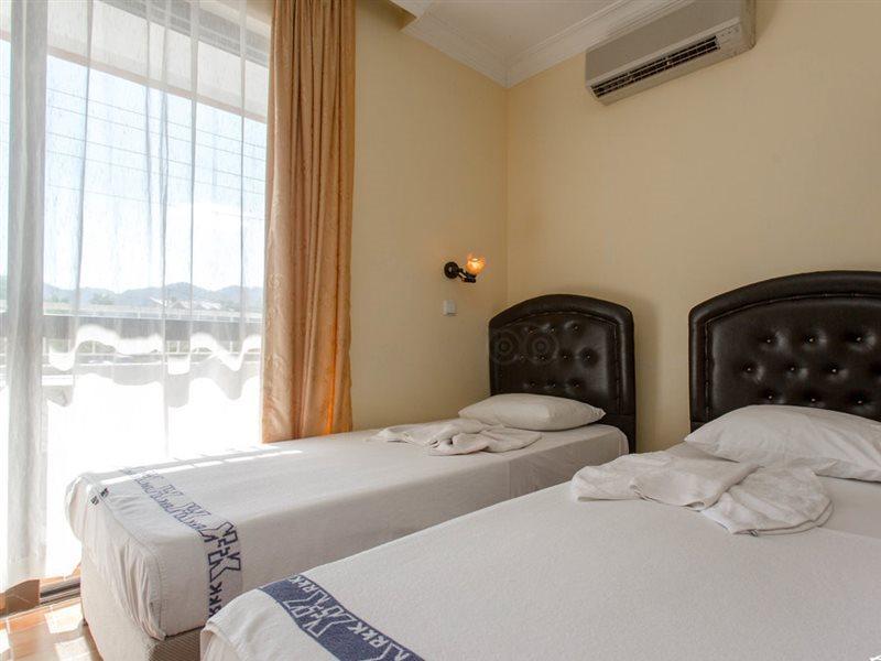 Defne & Zevkim Hotel Marmaris Exterior foto
